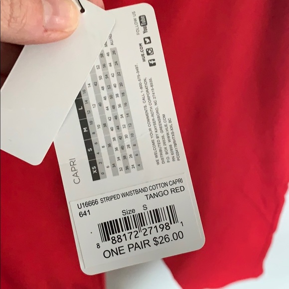 (2 for $6) Hue cotton Capri red leggings - Picture 3 of 4